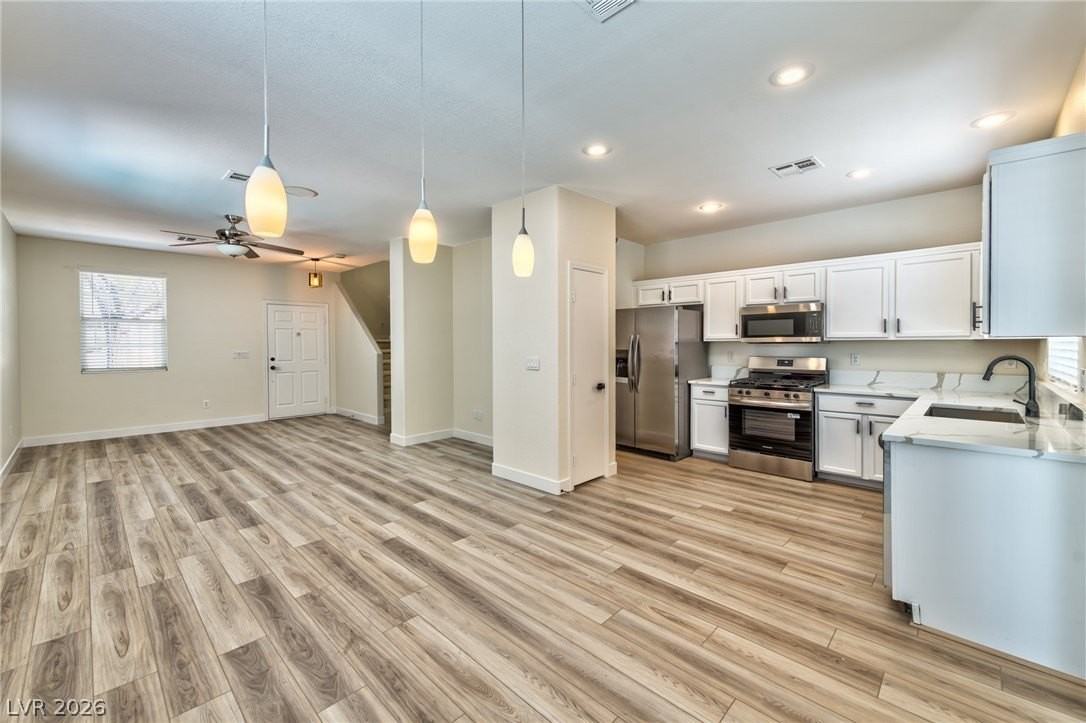 2611 Good Fellows St - Photo 3 of 23