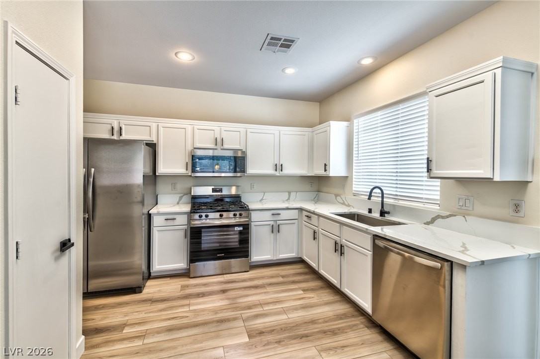 2611 Good Fellows St - Photo 4 of 23