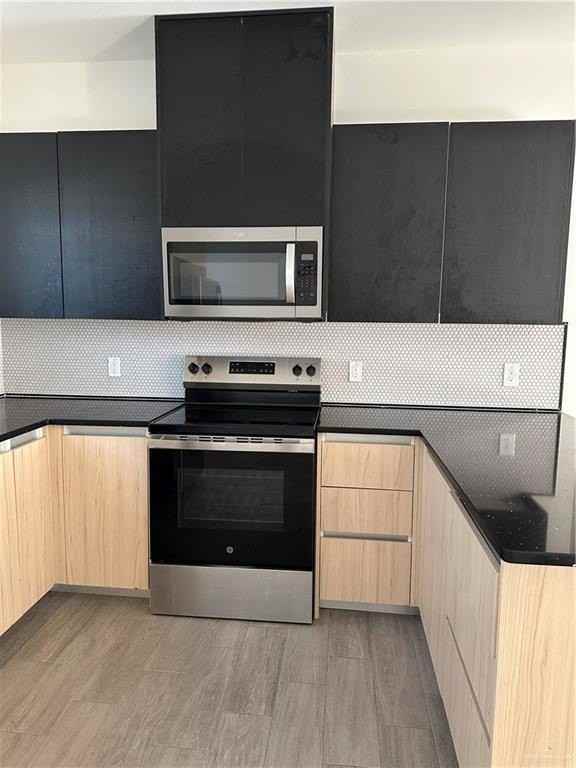 12508 N 39th Ln #2 - Photo 4 of 15