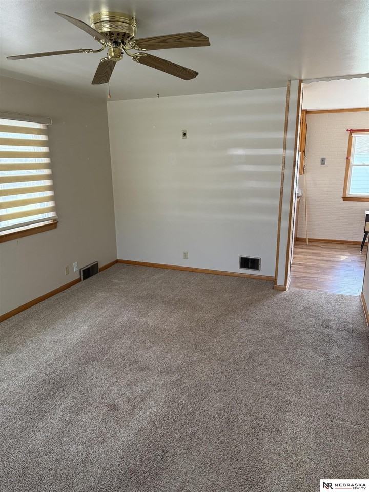2304 Jackson St - Photo 4 of 19