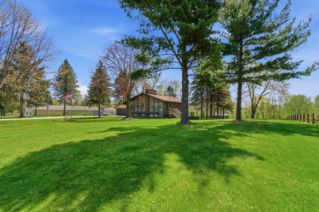 3942 Stark Ln - Photo 3 of 50