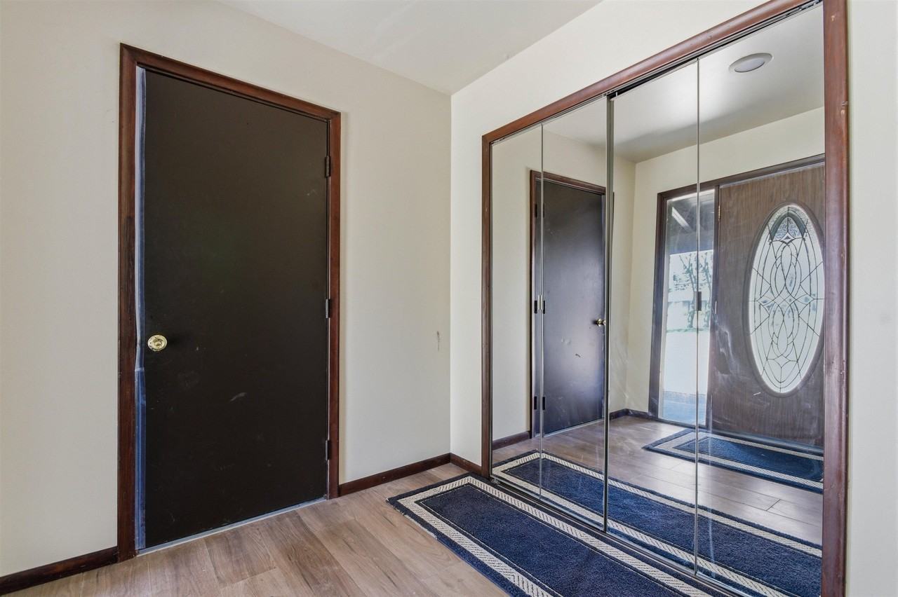 3942 Stark Ln - Photo 6 of 50