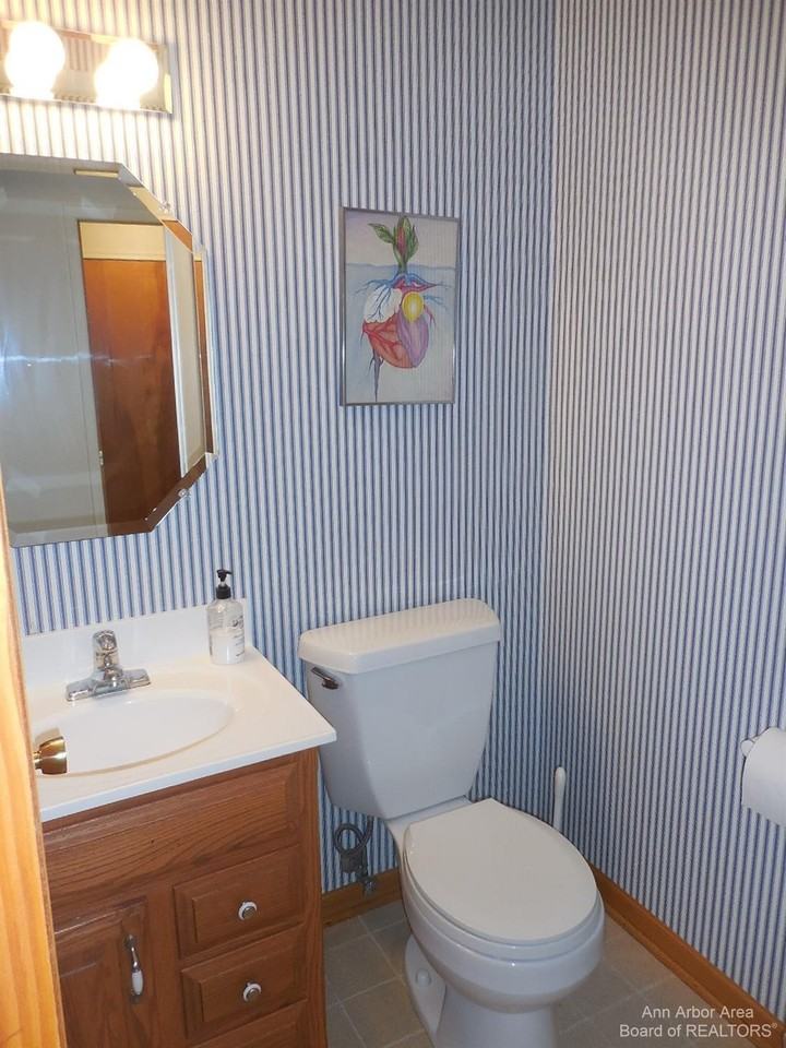 3253 Lockridge Dr - Photo 7 of 16
