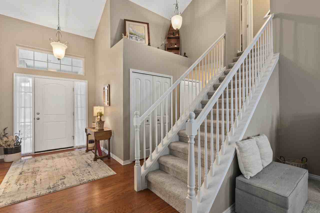 21868 Kensett Dr - Photo 5 of 37