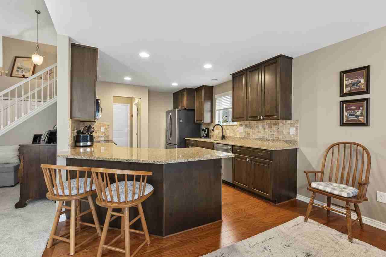 21868 Kensett Dr - Photo 6 of 37