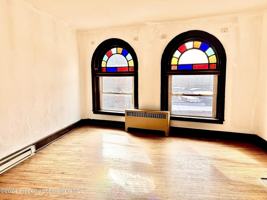 featured image of 65 Willow Ave #4