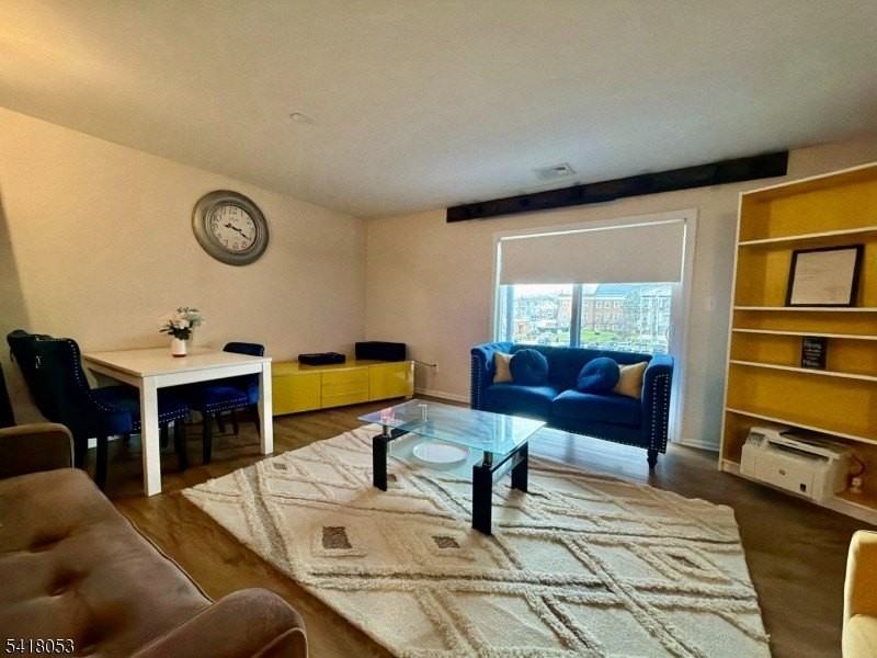 51 Smith St - Photo 4 of 10
