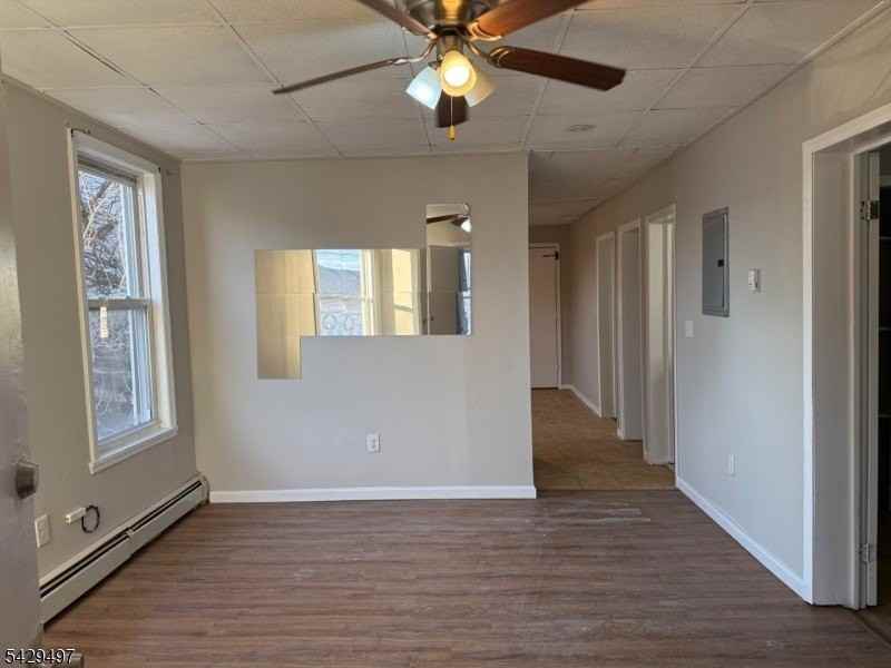 85 Holsman St - Photo 4 of 20