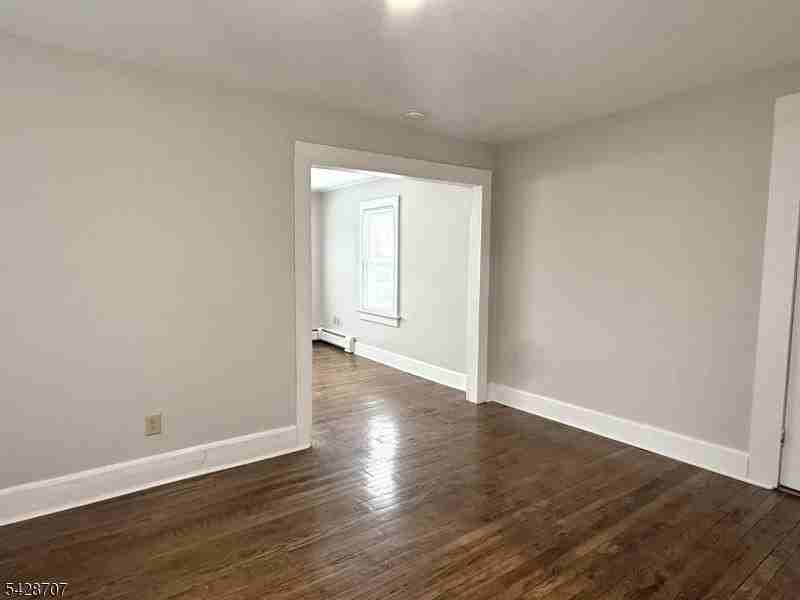 3 Decker Ave #5 - Photo 5 of 14