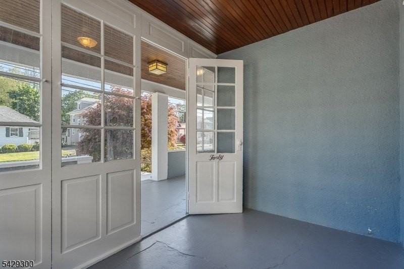 40 Franklin Pl - Photo 4 of 25