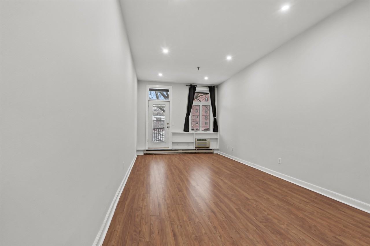 226 Monroe St #1S - Photo 3 of 17