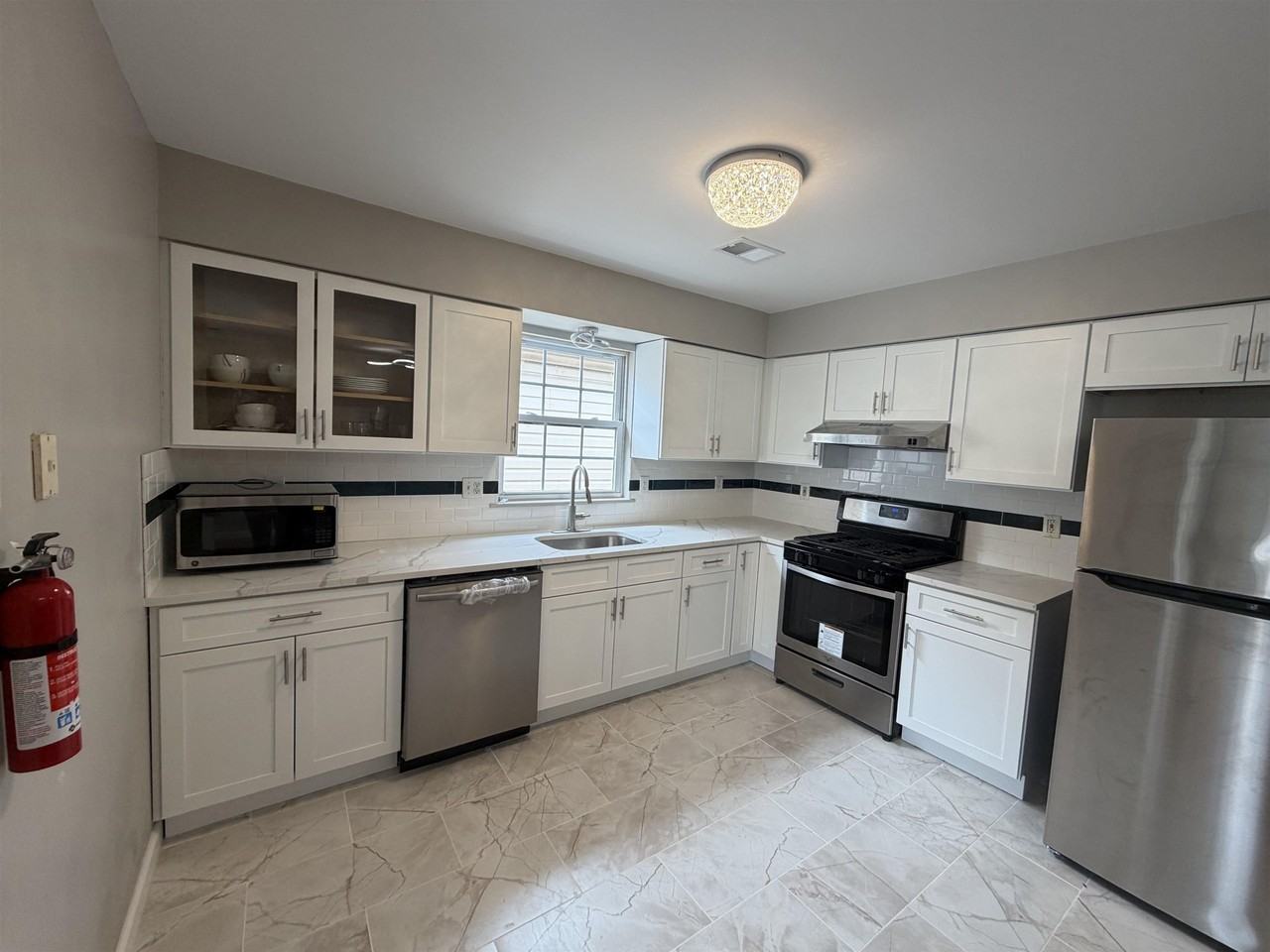 5 Skillman Ave #2FL - Photo 7 of 28