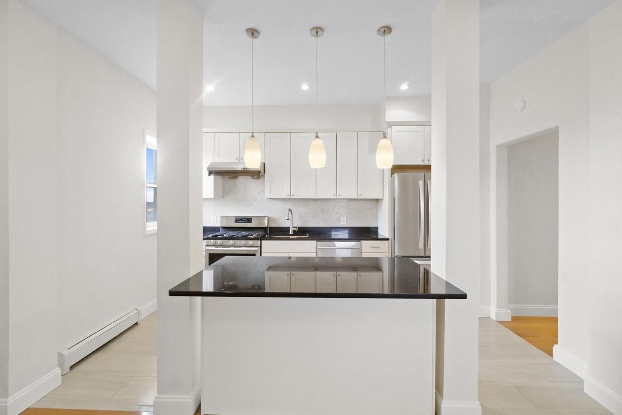580 Gregory Ave #1 - Photo 4 of 24
