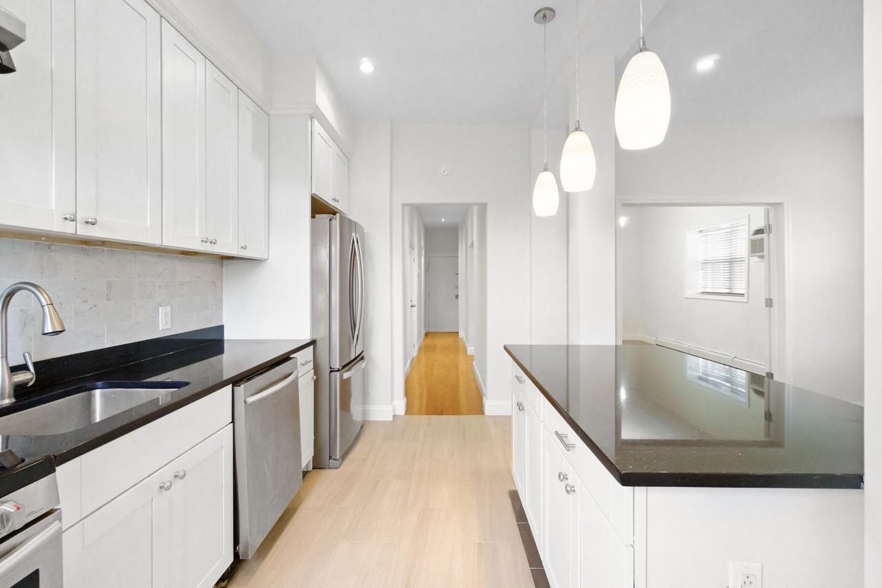 580 Gregory Ave #1 - Photo 6 of 24