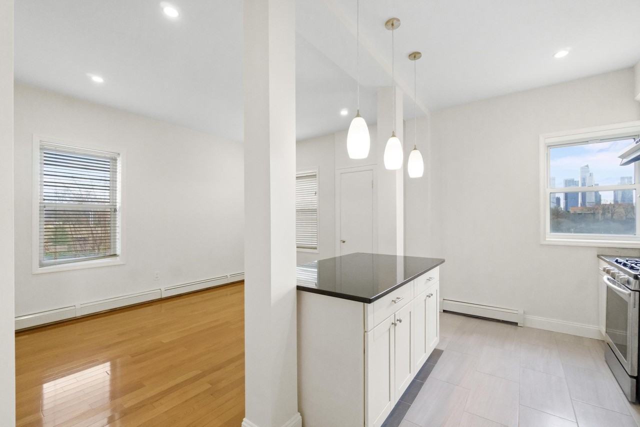 580 Gregory Ave #1 - Photo 7 of 24