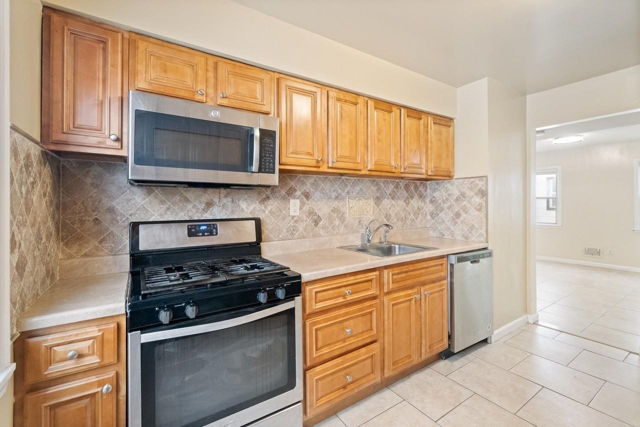 36 Crossgate Rd #1 - Photo 2 of 20