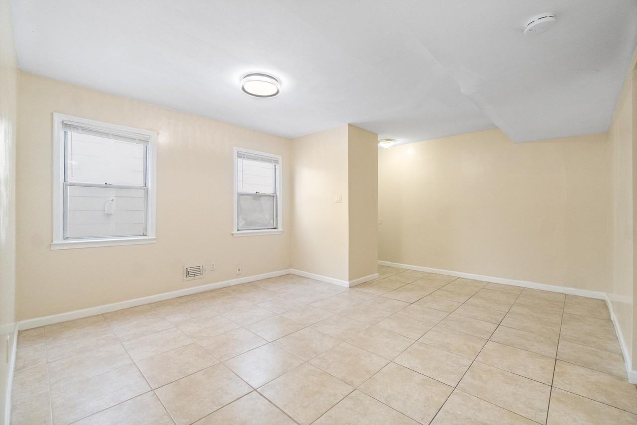 36 Crossgate Rd #1 - Photo 7 of 20