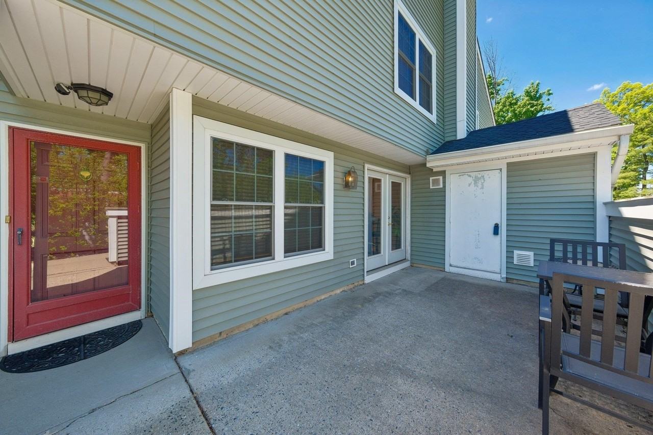 212 Westchester Ct #8 - Photo 2 of 26