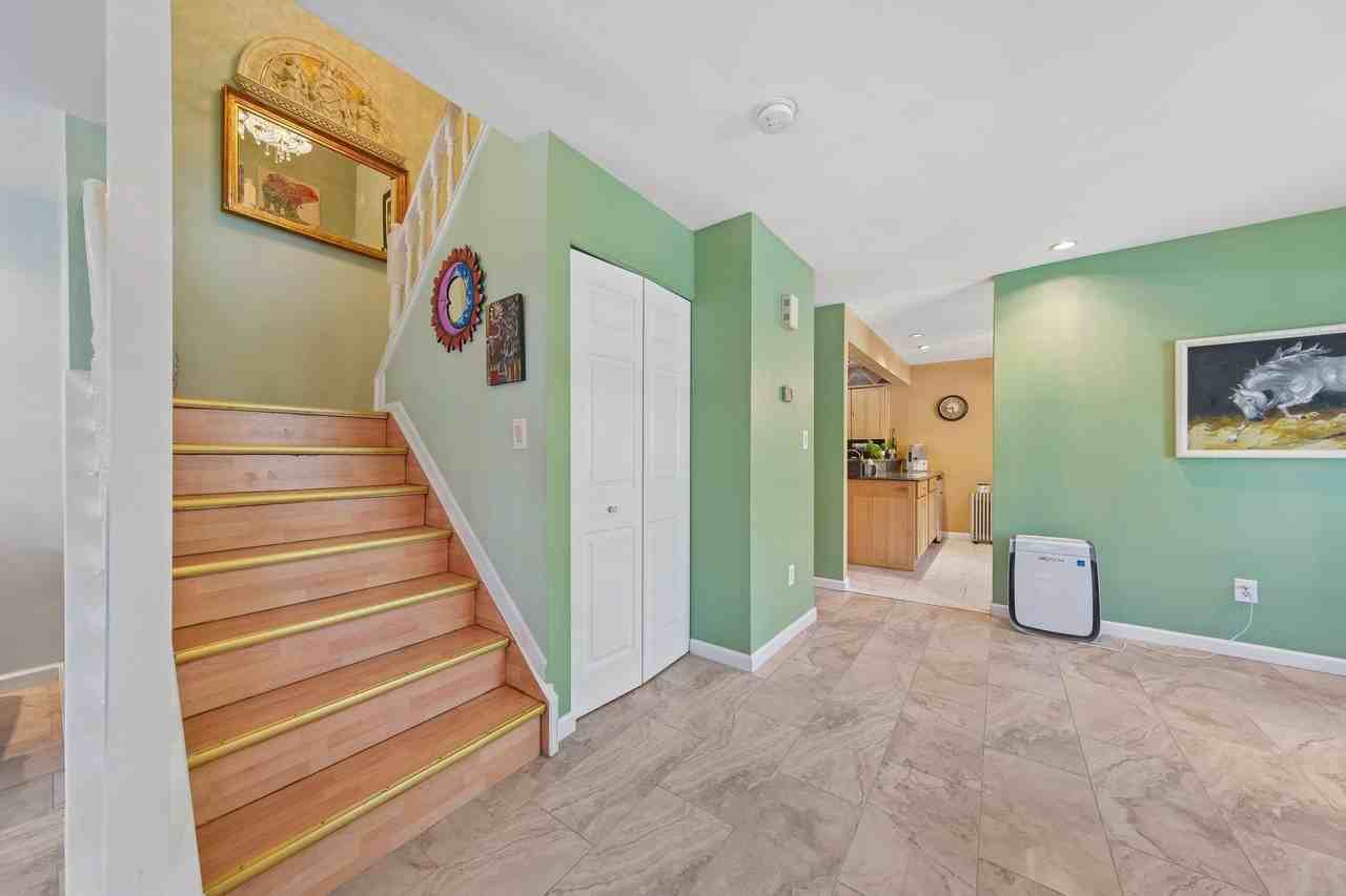 212 Westchester Ct #8 - Photo 3 of 26
