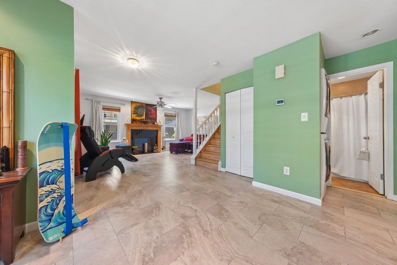 212 Westchester Ct #8 - Photo 4 of 26