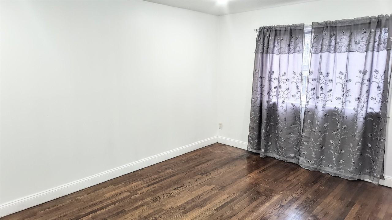 8 Van Nostrand Ave - Photo 4 of 9