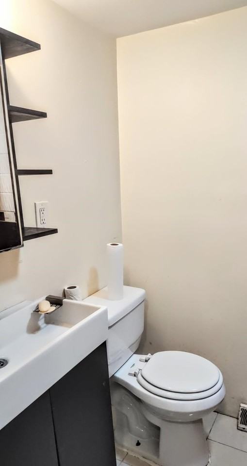 8 Van Nostrand Ave - Photo 7 of 9