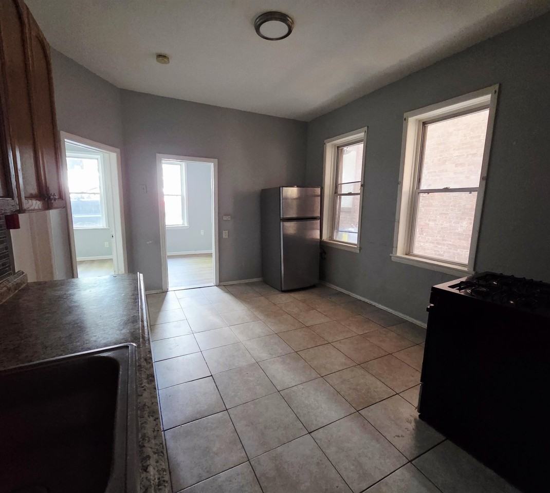 962 Main Ave #1 - Photo 3 of 5