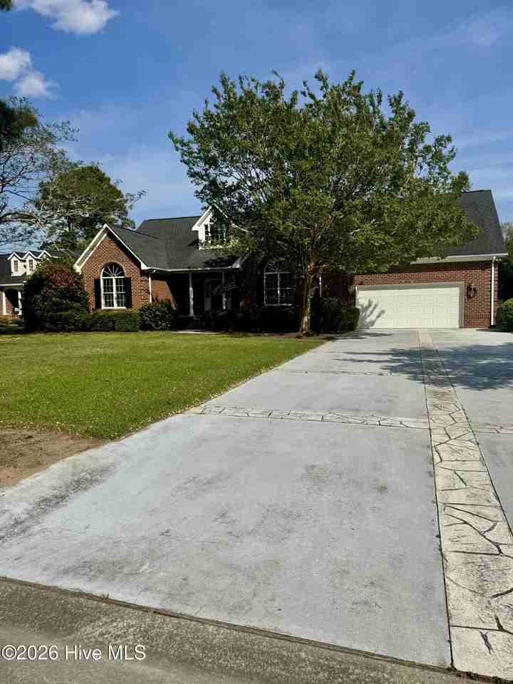 513 Alexis Dr - Photo 2 of 33