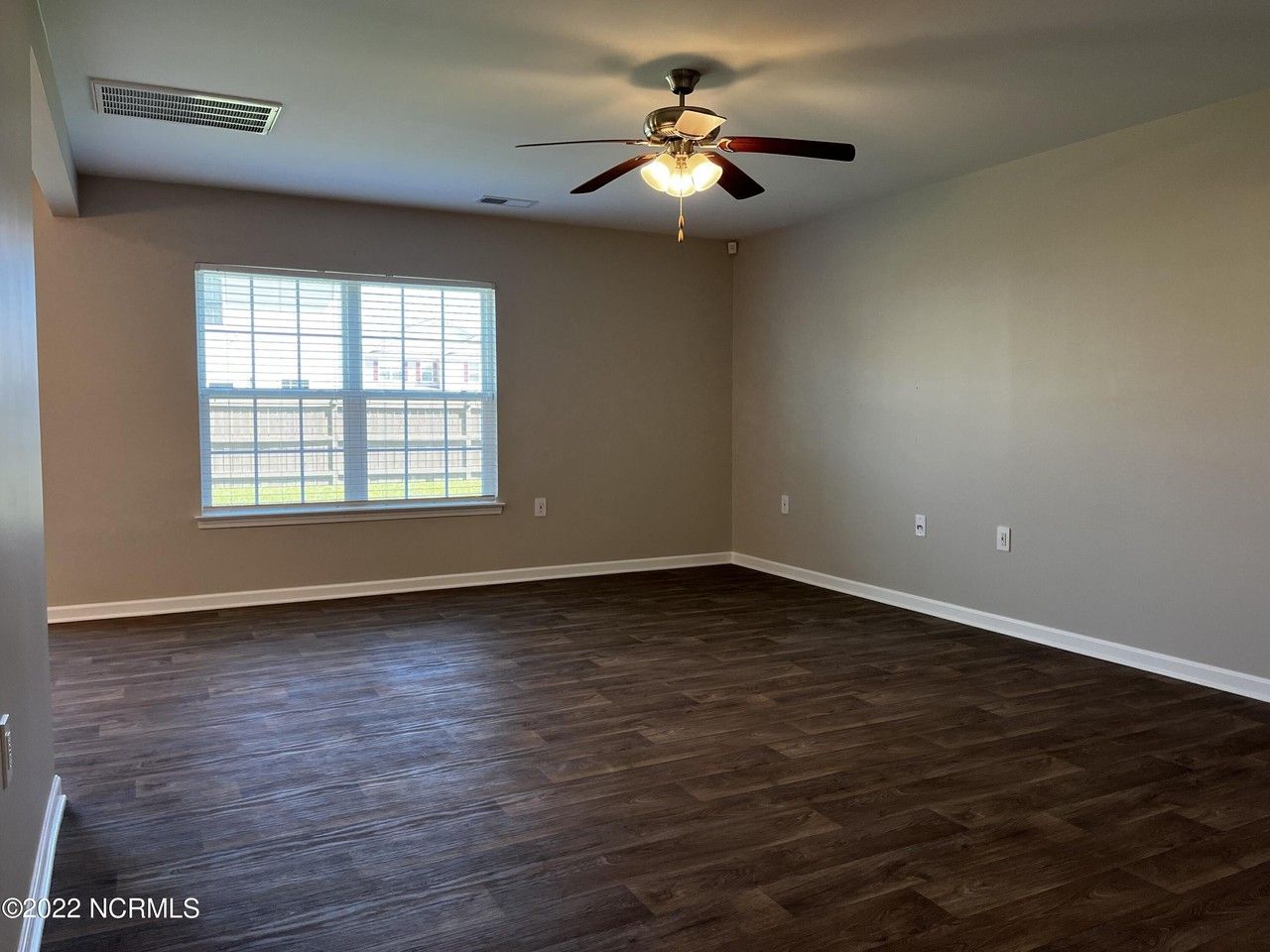 413 Frida Rd - Photo 5 of 16