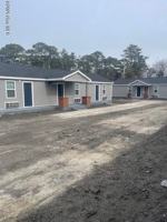 featured image of 607 E Main St