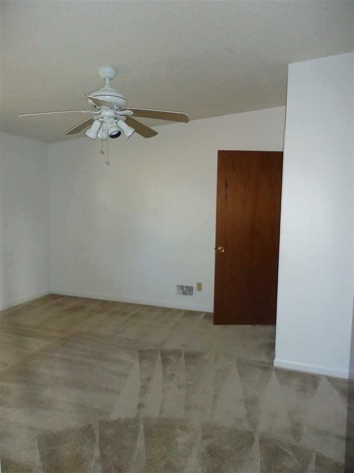 900 Vernon Dr - Photo 2 of 21