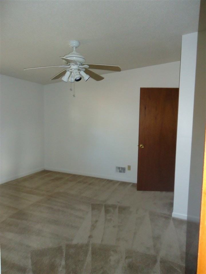 900 Vernon Dr - Photo 3 of 21