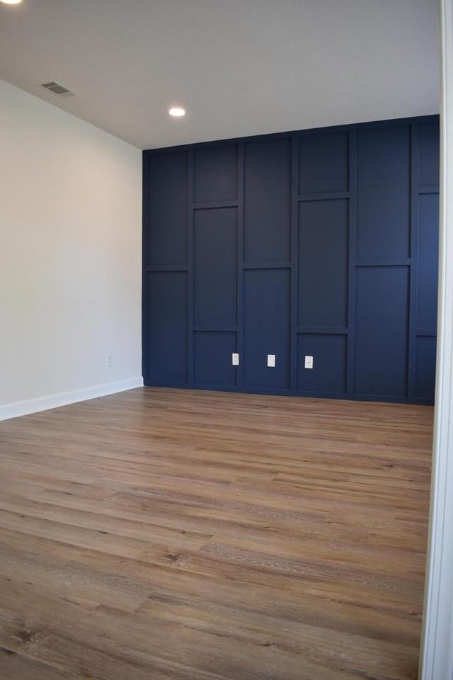 201 Bainbridge Dr - Photo 2 of 30