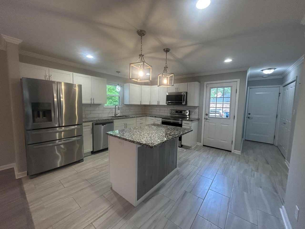711 Cool Brook Ct - Photo 5 of 16