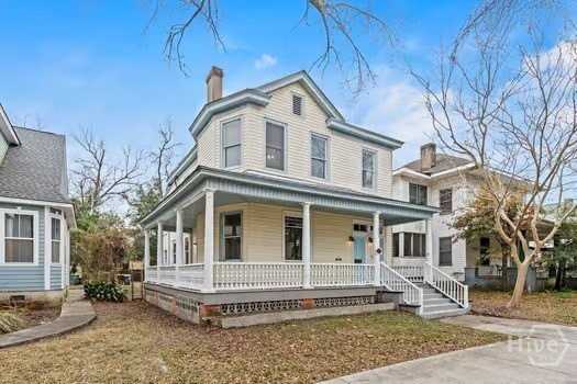 723 E Henry St #A - Photo 2 of 24