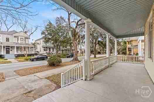 723 E Henry St #A - Photo 5 of 24