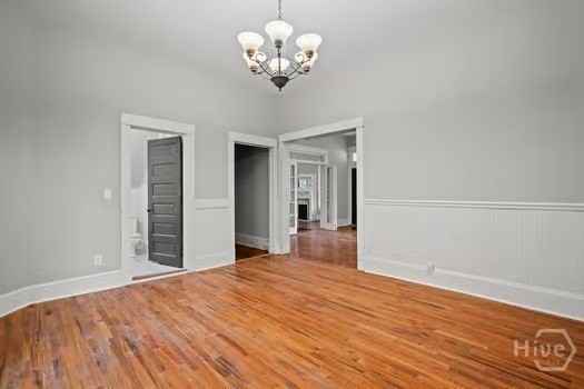 723 E Henry St #A - Photo 6 of 24