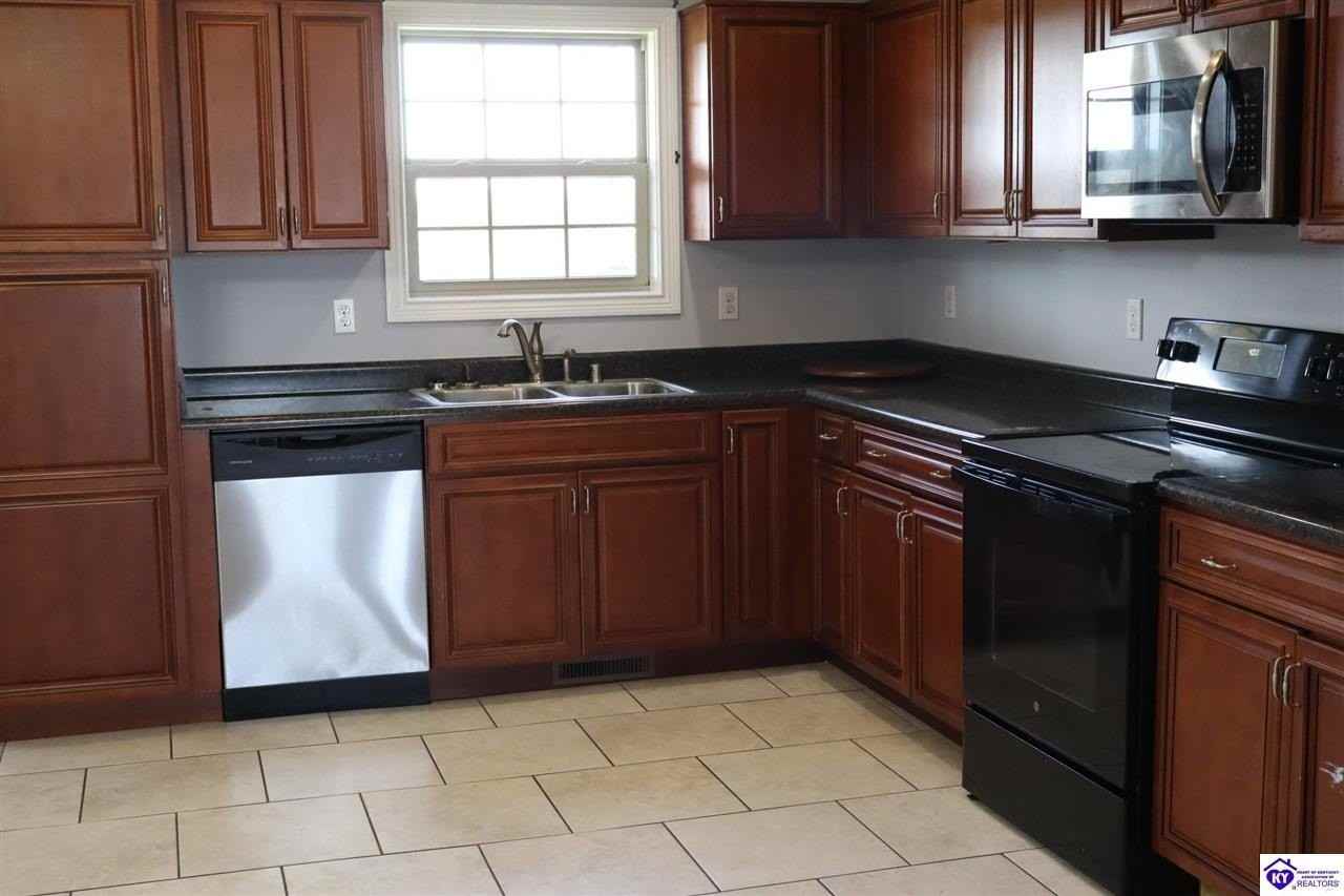 121 Twin Lakes Dr - Photo 4 of 15