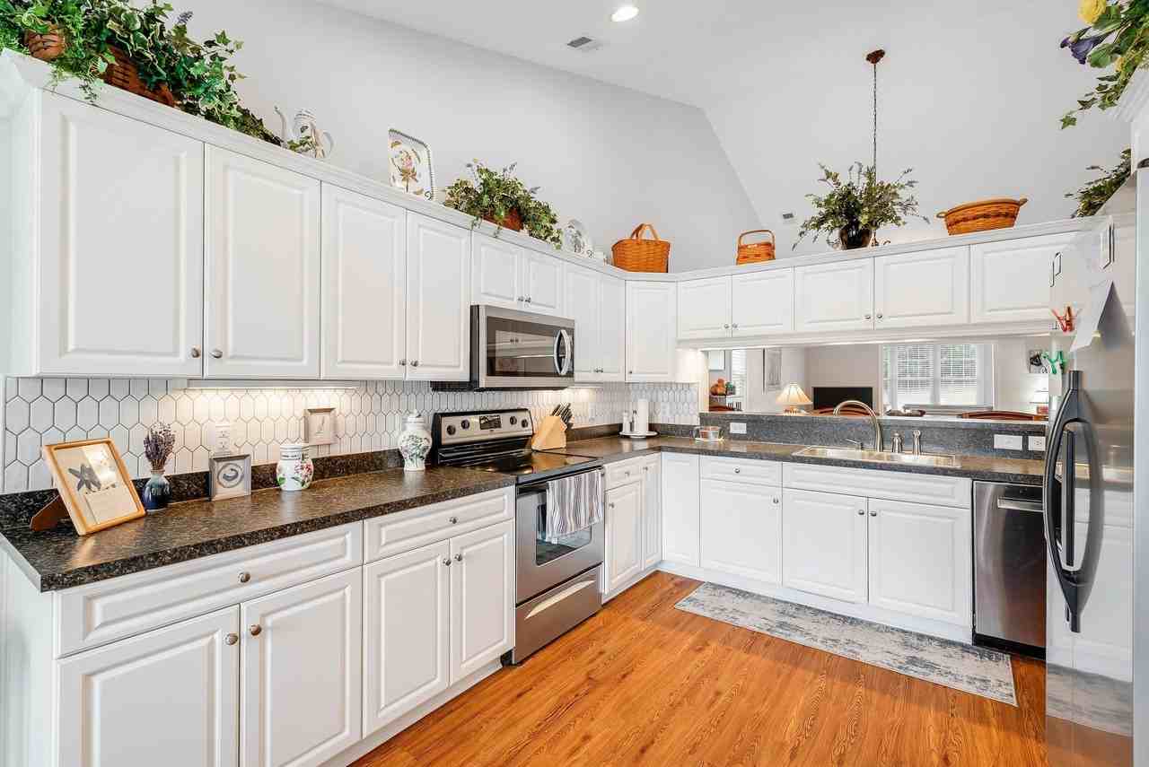 4081 Forest Oaks Ln - Photo 7 of 34