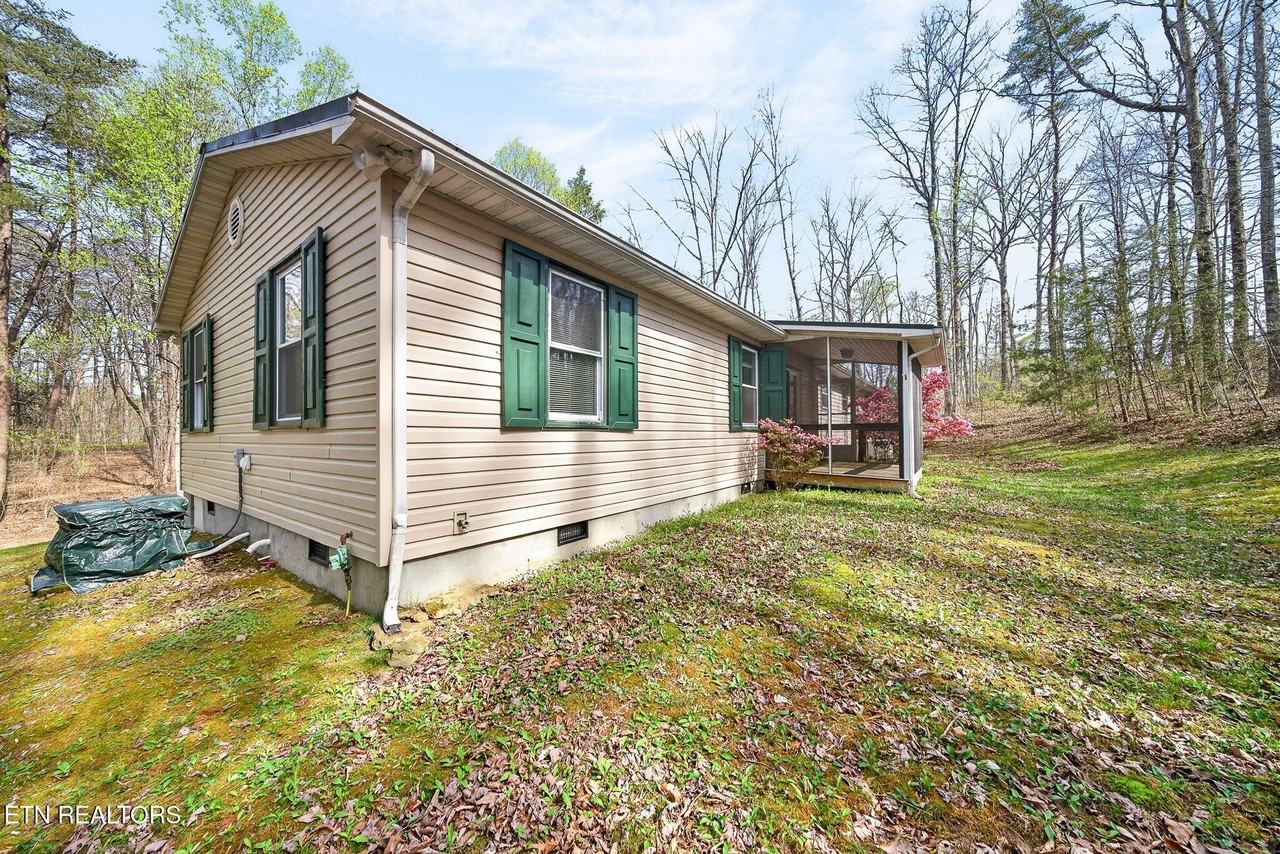 4067 Blaylock Rd - Photo 4 of 17