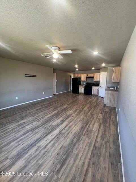 2627 Globe Ave - Photo 2 of 19