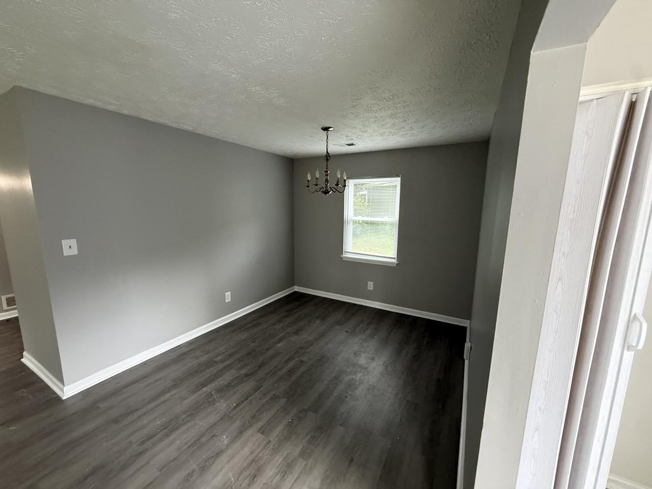 709 Gatehouse Pl - Photo 3 of 12