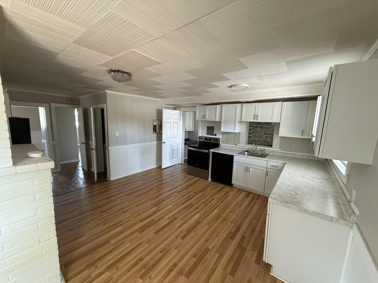 2360 Liberty Rd - Photo 3 of 17