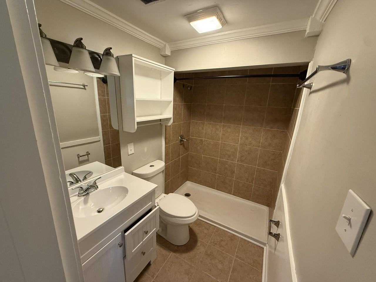 2360 Liberty Rd - Photo 5 of 17