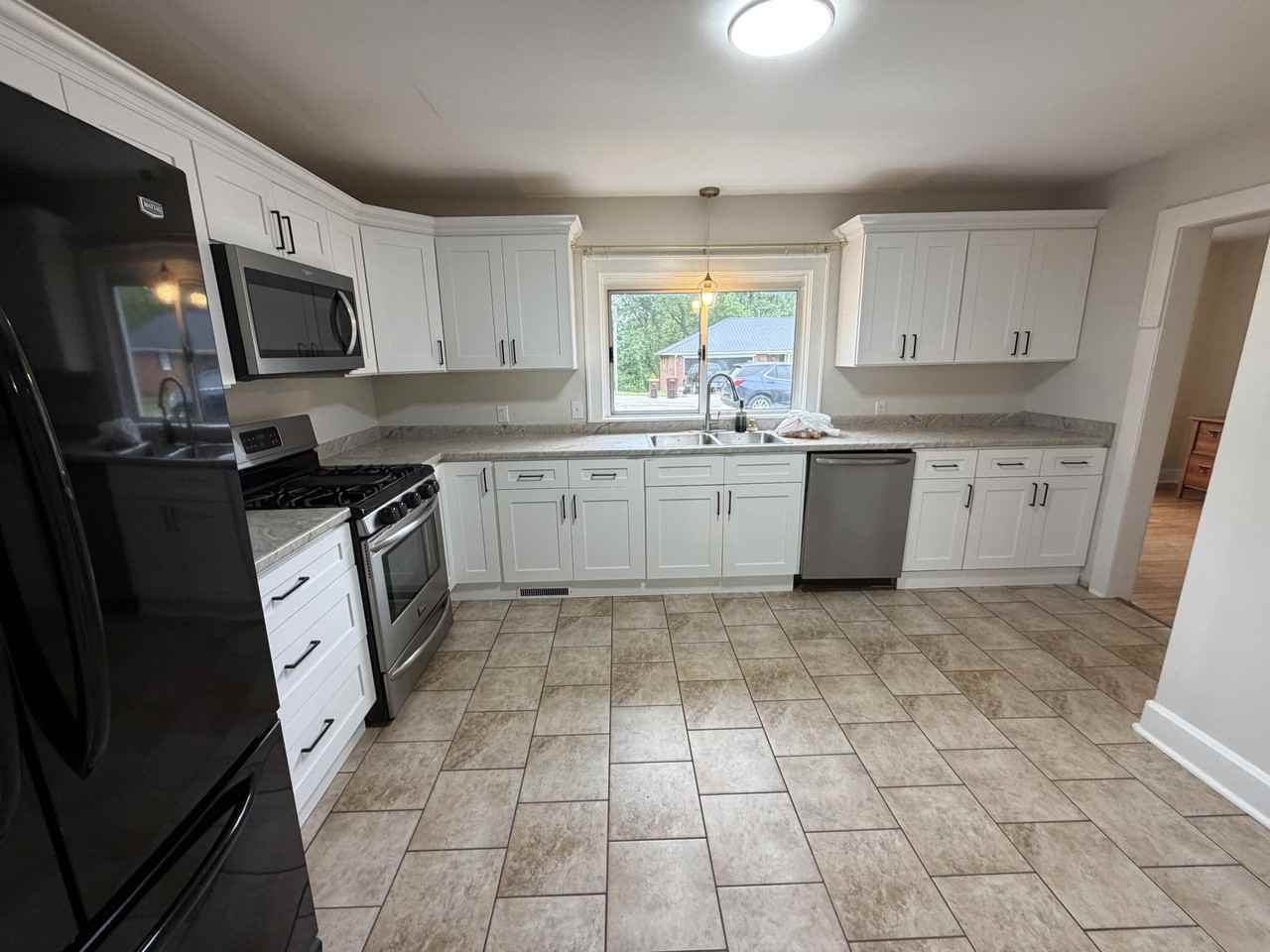 114 Beck St - Photo 4 of 14