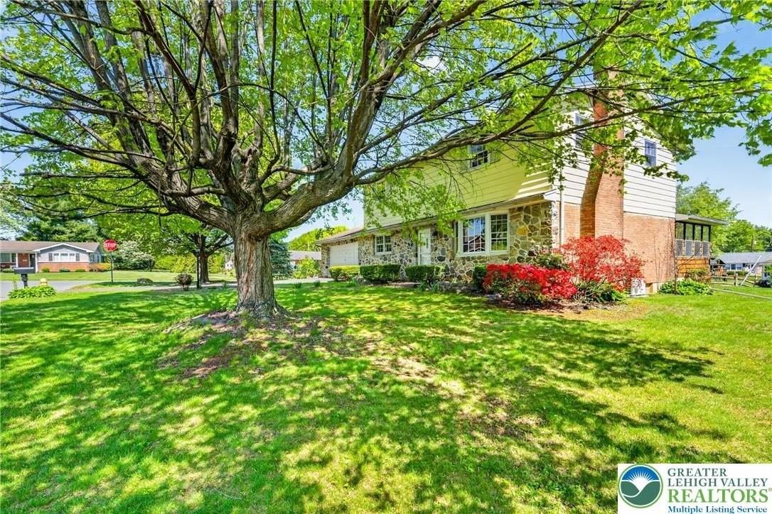 1590 Winthrop Ave - Photo 2 of 31