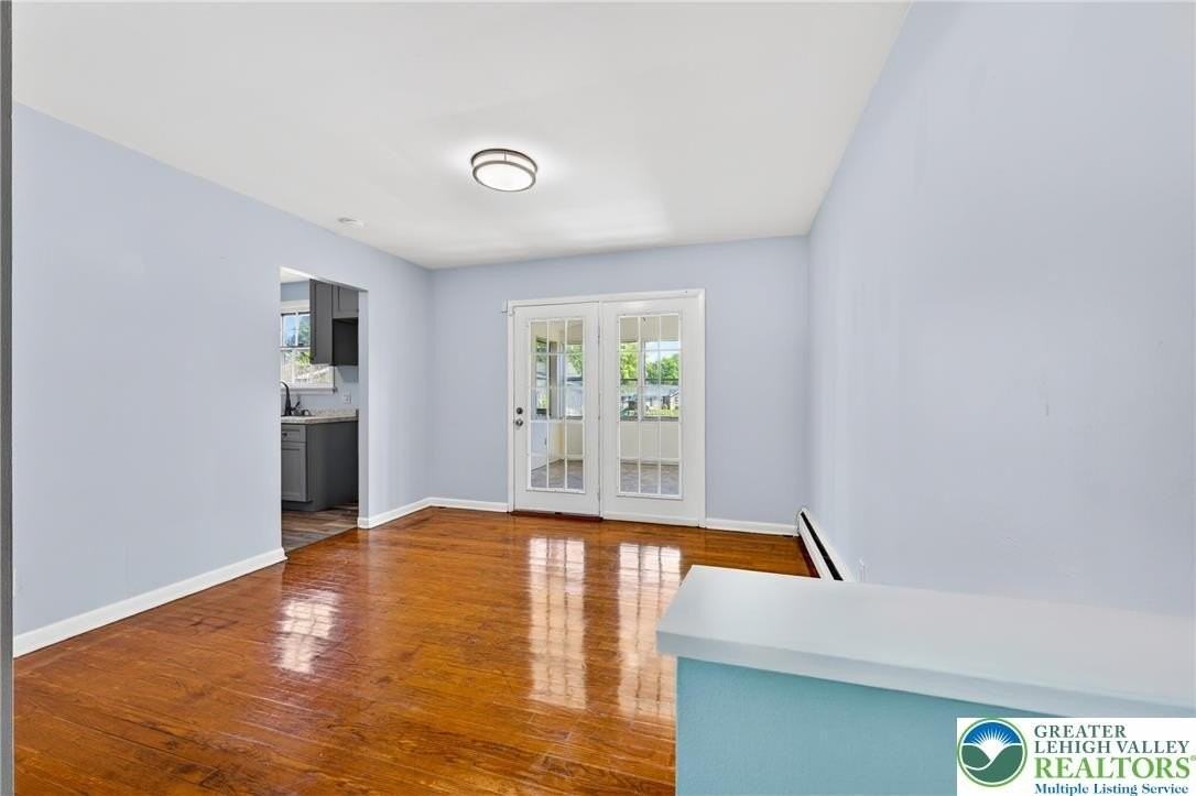 1590 Winthrop Ave - Photo 6 of 31