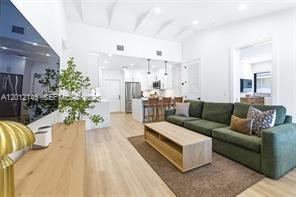 1248 Southwest 32nd Street - Photo 4 of 11
