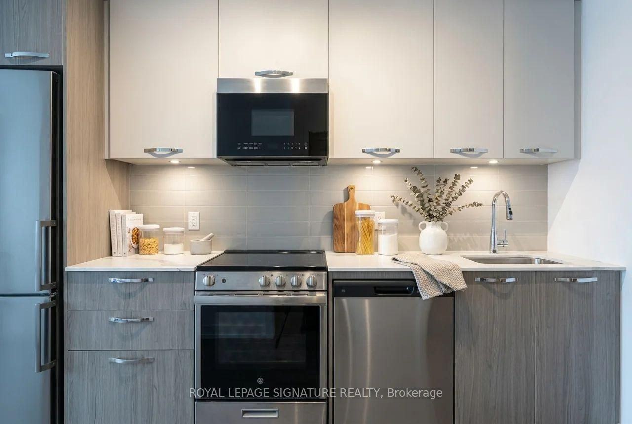 75 James Street South - Photo 3 of 8
