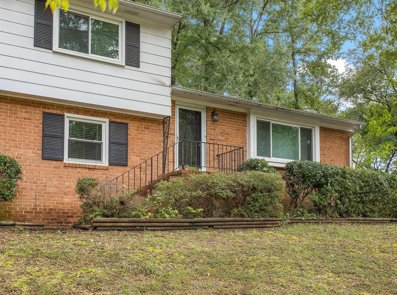 2115 Cedarhurst Dr #1 - Photo 3 of 32